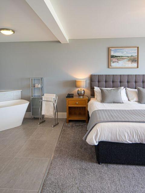 Gwbert Hotel Cardigan Esterno foto